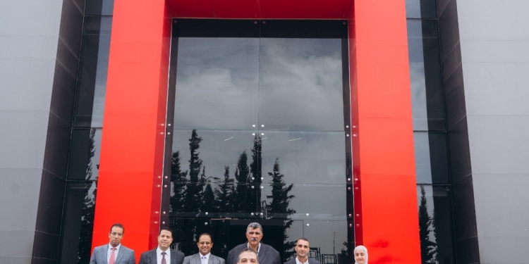 أكاديمية السويدي الفنية توقع بروتوكول تعاون جديد لتطوير قطاع صناعه الزجاج