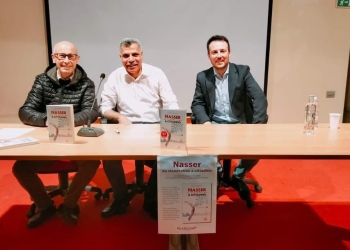 الفرعون "ناصر" مروج السياحة المصرية في إيطاليا... ويبهر بابا الفاتيكان بكتابه