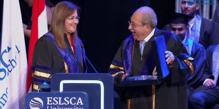 تكريم الدكتورة هالة السعيد مستشار رئيس الجمهورية