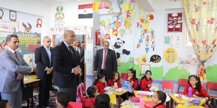 وزير التربية والتعليم يكشف الهدف من الزيارات الميدانية لمدارس المحافظات