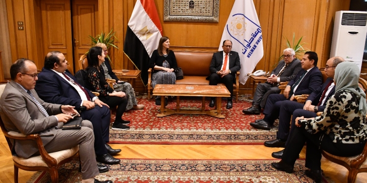 جامعة حلوان توقع مذكرة تفاهم مع جامعة هامك الفنلندية لتعزيز التعاون الأكاديمي والبحثي