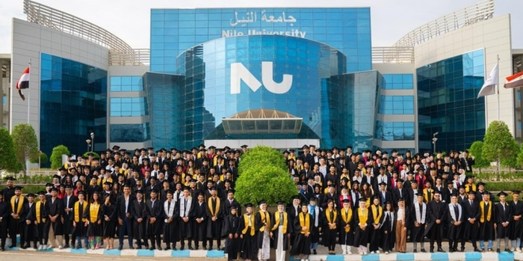 جامعة النيل تحتفل بتخريج الدفعة 4 من طلبة الدكتوراه و15 من طلبة الماجستير