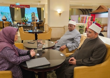 جامعة شريف هداية الله الحكومية الإسلامية بإندونيسيا تطالب بتجديد التعاون العلمي مع جامعة الأزهر