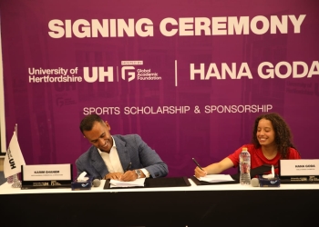 جامعة هارتفوردشاير المستضافة من مؤسسة جلوبال توقع عقد رعاية ومنحة دراسية مع اللاعبة هنا جودة