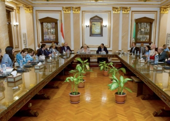 رئيس جامعة القاهرة يبحث مع وفد مجلس الشيوخ الفرنسى تعزيز علاقات التعاون مع الجامعات الفرنسية