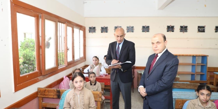 وزير التربية والتعليم يتفقد مدارس حدائق القبة بالقاهرة