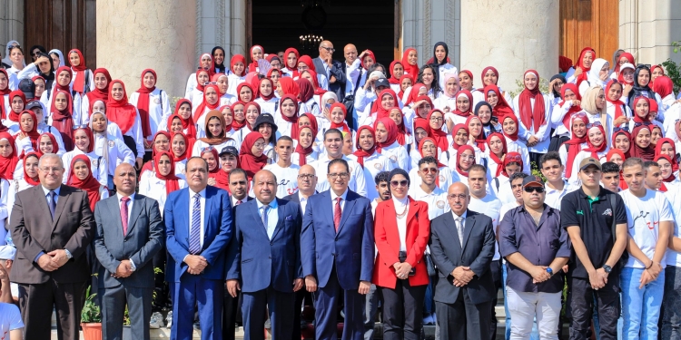 رئيس جامعة القاهرة يشهد انطلاق العام الدراسي الجديد