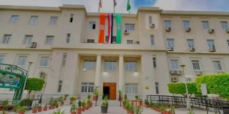 كلية الاقتصاد والعلوم السياسية تحصل على الاعتماد الدولى من  الهيئة البريطانية