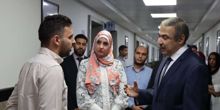 نائب الوزير للابتكار والبحث العلمي يتابع العمل بالمدينة العلمية لمعهد “بحوث الإلكترونيات”