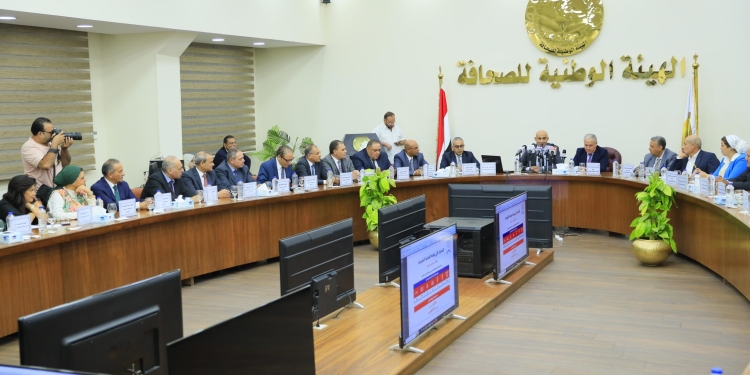 تدريس الذكاء الاصطناعي والبرمجة كمادة أساسية لطلاب الأول الثانوي 2026