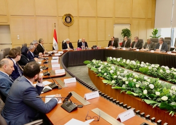 على رأسها السيارات الكهربائية.. الوزير وعاشور يبحثان دعم المشروعات المستقبلية في  قطاعي النقل والمواصلات