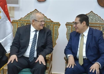 الخشت يهنئ محمد سامي عبد الصادق بتعيينه رئيسًا لجامعة القاهرة