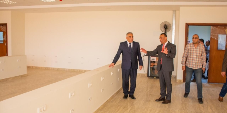 رئيس جامعة طنطا يتفقد أعمال التطوير والصيانة بكلية الآداب