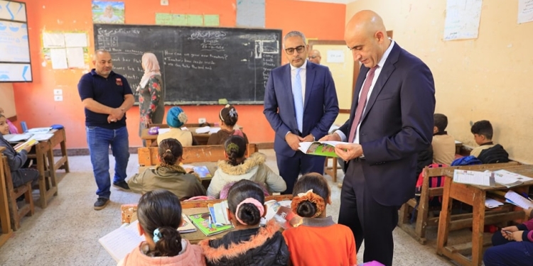 وزير التعليم يتابع آليات تطبيق الاختبارات الشهرية بزيارته لمدارس الغربية