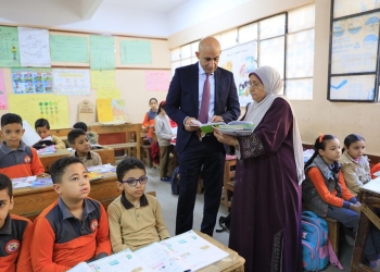 ضم معلمي الصف الأول الإعدادي لحوافز نظام التعليم الجديد