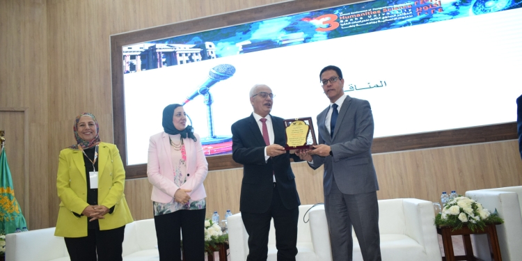 رضا حجازي: الدراسات العليا في العلوم الإنسانية تواجه العديد من التحديات ولا بديل عن المواجهة