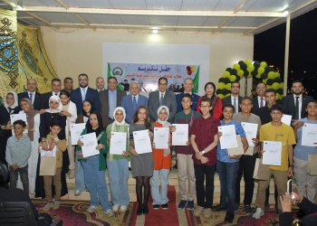 رئيس جامعة القاهرة يشهد حفل تكريم المتفوقين من أبناء أعضاء هيئة التدريس بالجامعة