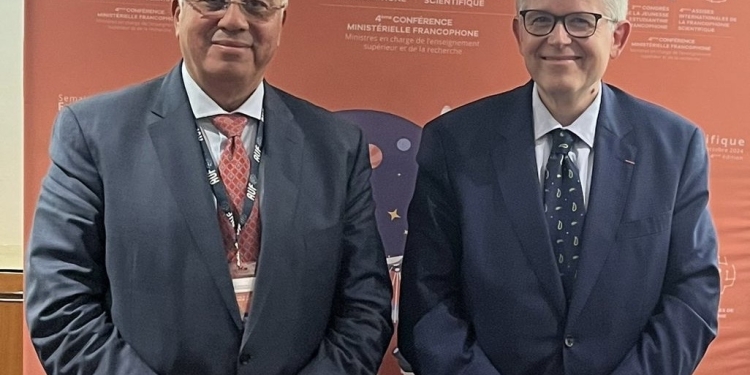 عاشور يبحث مع نظيره الفرنسي إمكانية فتح أفرع للجامعات الفرنسية في مصر