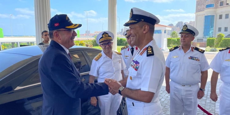 السفير التركي بالقاهرة يهنئ الجيش والأمة المصرية بمناسبة ذكري انتصارات أكتوبر