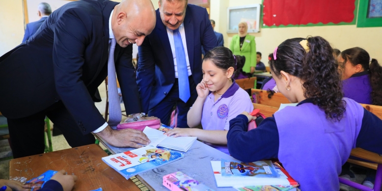 حوار وزير التربية والتعليم مع طالبات مدارس بالمنوفية عن وظائف المستقبل