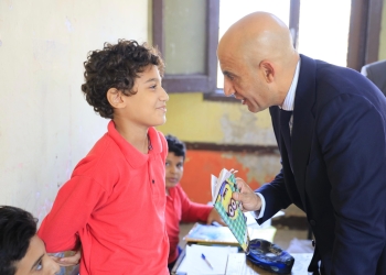 جولة وزير التربية والتعليم بالجيزة.. توجيه بتشكيل لجان لصيانة مقاعد الطلاب