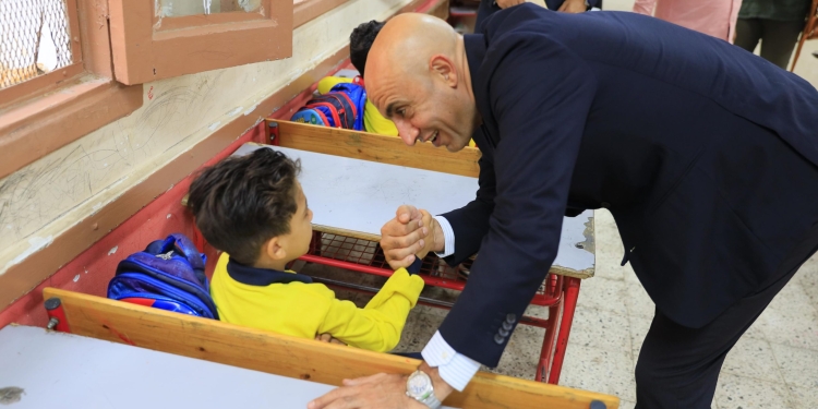 جولة وزير التربية والتعليم بالجيزة.. توجيه بتشكيل لجان لصيانة مقاعد الطلاب