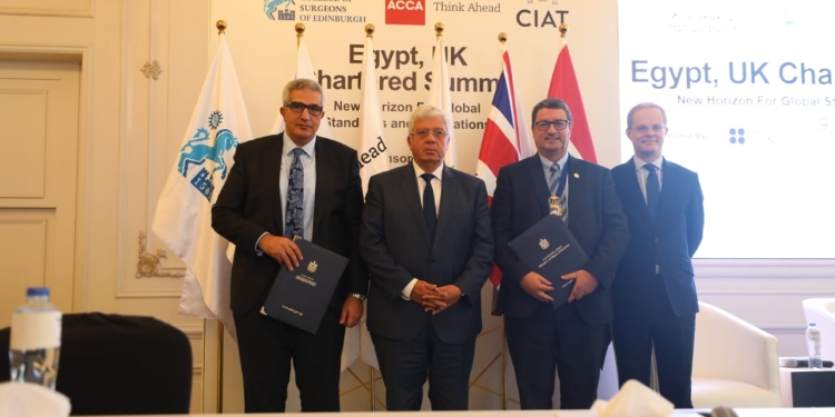تفاصيل اعتماد خريجي الجامعات المصرية من الهيئات العالمية وفتح مقرات بريطانية مهنية بمصر