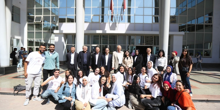 الجامعة المصرية الصينية تستضيف وفدا من جامعة شنغهاي الصينية لبحث التعاون العلمي والأكاديمي