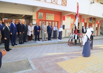 وزير التعليم يتفقد مدارس الفيوم ويحضر طابور الصباح