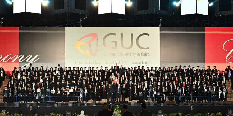 أشرف منصور: العالم يحتاج لمئات من الجامعات العابرة للحدود لنشر ثقافة السلام