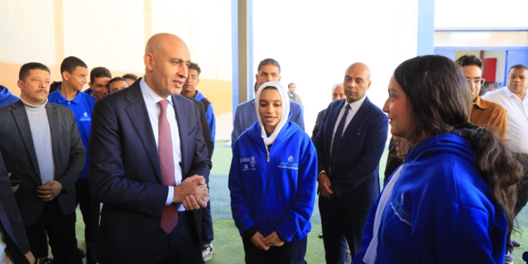 نص حوار "عبداللطيف" مع طلاب مدرسة فولكس فاچن للتكنولوجيا التطبيقية