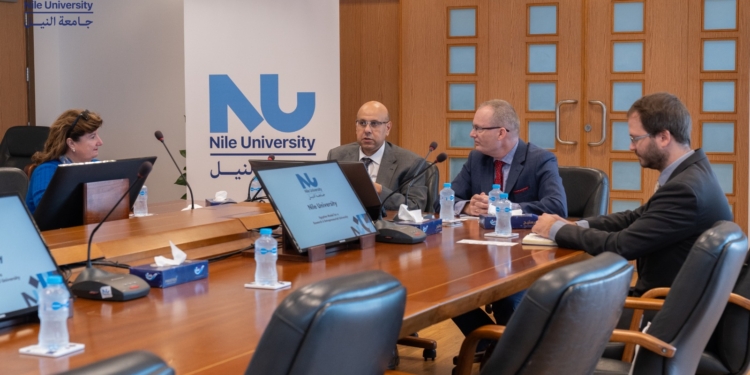 جامعة النيل تستقبل سفير التشيك بمصر