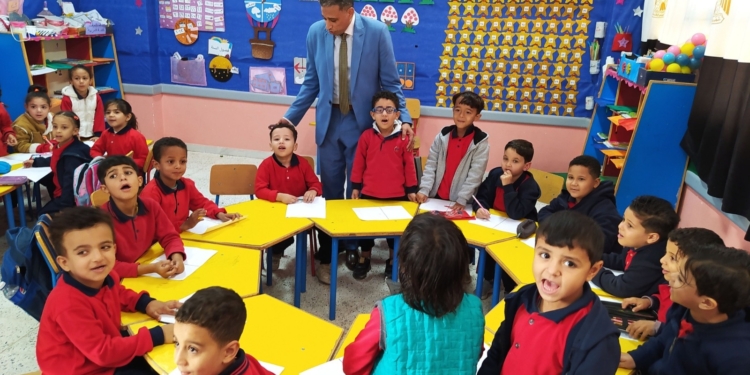 التعليم: تطبيق التوأمة بين المدارس الحكومية والخاصة لسد عجز المعلمين بالجيزة