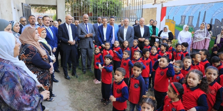 "ربط الفم وتهديد بسكين".. شاهدات مرعبة لأولياء أمور أطفال المدرسة الدولية المُعتدى عليهم