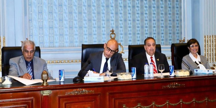 عبد اللطيف يبحث مع فريق (GPE) ومنظمة اليونيسيف تعظيم فرص التعاون في التعليم قبل الجامعي