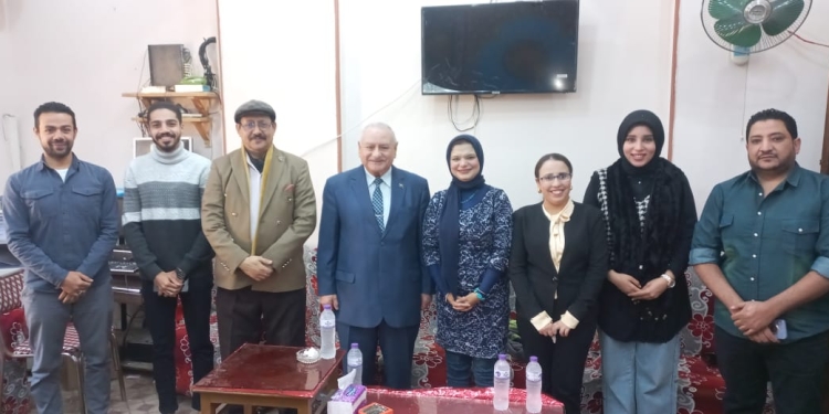 “المهن التعليمية” بملوي تستضيف لجنة إجراء تحليل المخدرات للمعلمين المرشحين للترقي