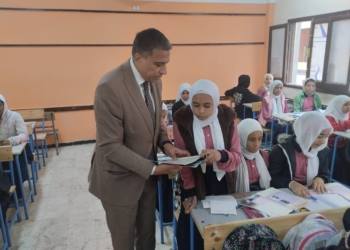 اصلاح النوافذ.. وكيل التعليم بالجيزة يوجه بتنفيذ 6 تنبيهات