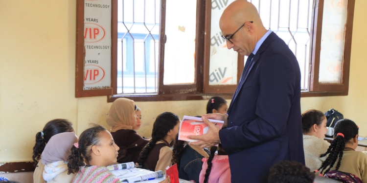 وزير التعليم يتفقد مدارس بالمرج عالية الكثافة ويوجه بتنفيذ 3 تعليمات