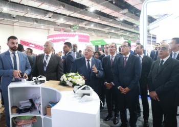 عاشور: إطلاق أول تجربة دمج للذكاء الاصطناعي التوليدي بأحد المواد الدراسية