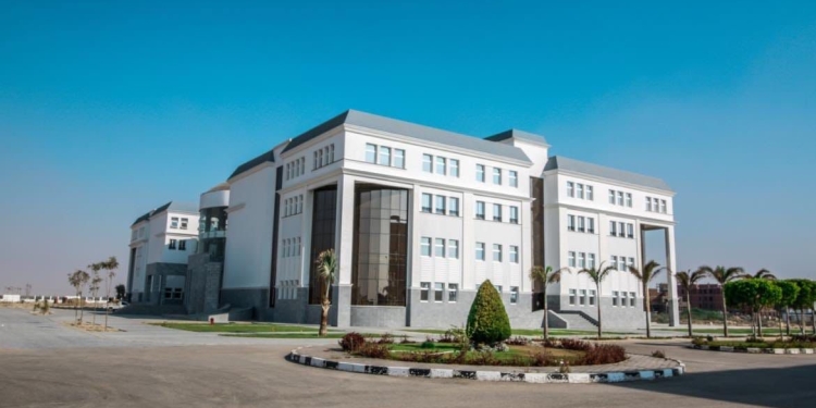 جامعة سيناء تعزز منظومة التكنولوجيا المتطورة .. وتصبح أول حرم جامعي غير نقدي بالكامل في مصر