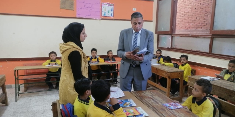 إحالة معلم بالجيزة للمحاكمة التأديبية العاجلة لاعتدائه على طالبة بالإعدادية لفظيًا وجسديا