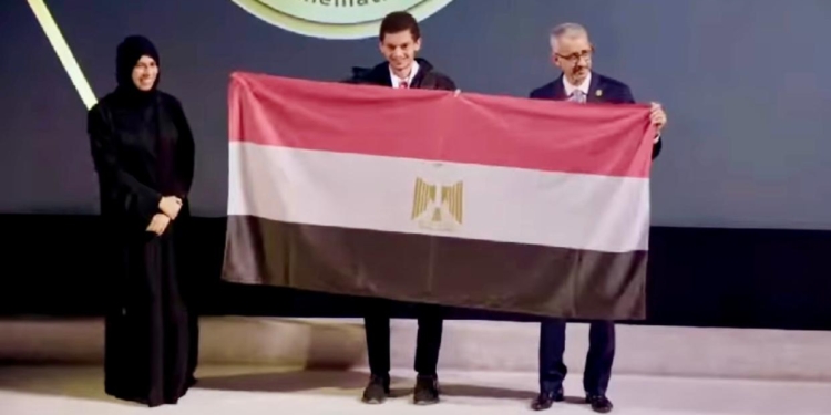 “عبداللطيف” يهنئ فريق مدارس "ستيم" الفائزين بأولمبياد الرياضيات العربي الرابع بقطر