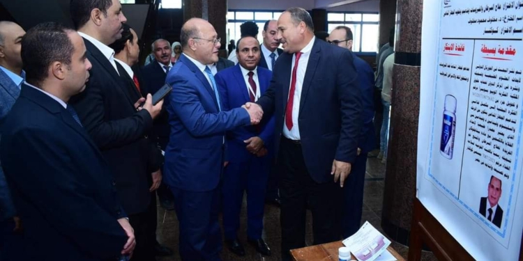 رئيس جامعة سوهاج يتفقد ٥٣ اختراع بمعرض المؤتمر الدولي الرابع للابتكار بالجامعة