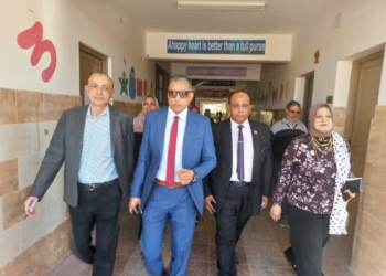 استبعاد مدير مدرسة ومسئول آمن بالجيزة.. اعرف السبب