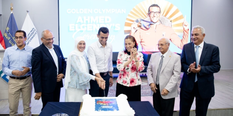 جامعة مصر للمعلوماتية تهنئ الطالب أحمد الجندي لتصدره “فوربس الشرق الأوسط” وتتويجه أفضل لاعب بالعالم