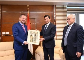 وزير الرياضة يصطحب رئيس البارالمبية الدولية فى جولة بنادي النادي بالعاصمة الإدارية الجديدة