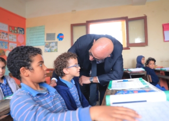 وزير التعليم يطلب تقارير أسبوعية حول انتظام الدراسة بمدرسة بالقاهرة