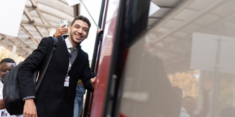 الطالب هاشم ابراهيم من كلية خدمة اجتماعية الى منتدى صناع الاعلام بروسيا