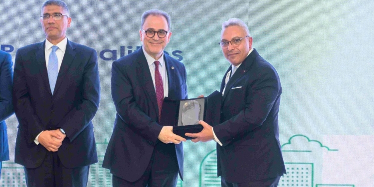 الجامعة الأمريكية بالقاهرة تشارك  القومي لبحوث الإسكان والبناء  في مؤتمر البناء الأخضر