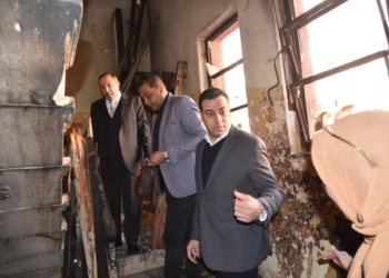 أُناء تفقد حريق بأحد المدارس.. نجاة محافظ بورسعيد من صعق كهربائي وإصابه حارسه الشخصي